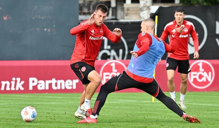 15.10.2025 - Fussball - 2. Fussball - Bundesliga - Saison 2025 2026 - 1. FC Nürnberg Nuernberg FCN ( Club ) - Training - Sportfoto Zink - xwoxzix - Robin Knoche (31, 1. FC Nürnberg FCN ) Ondrej Karafiat (44, 1. FC Nürnberg FCN )