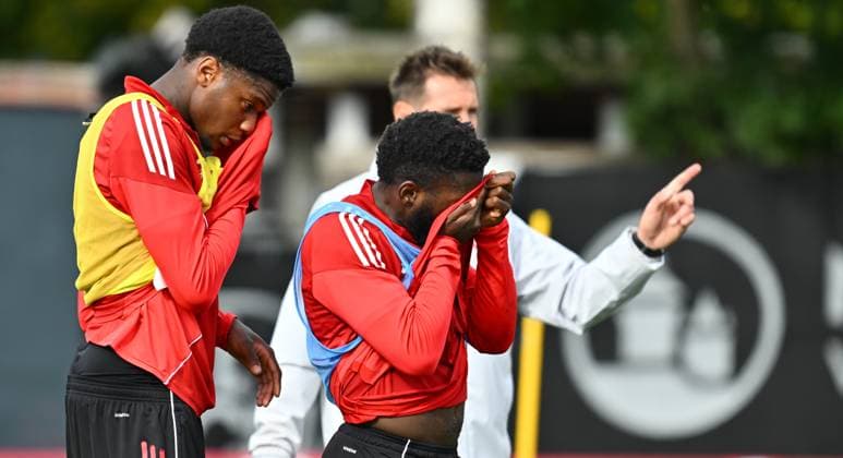 15.10.2025 - Fussball - 2. Fussball - Bundesliga - Saison 2025 2026 - 1. FC Nürnberg Nuernberg FCN ( Club ) - Training - Sportfoto Zink - xwoxzix - Winners Osawe (38, 1. FC Nürnberg FCN ) Mickael Mickaël Biron (7, 1. FC Nürnberg FCN )