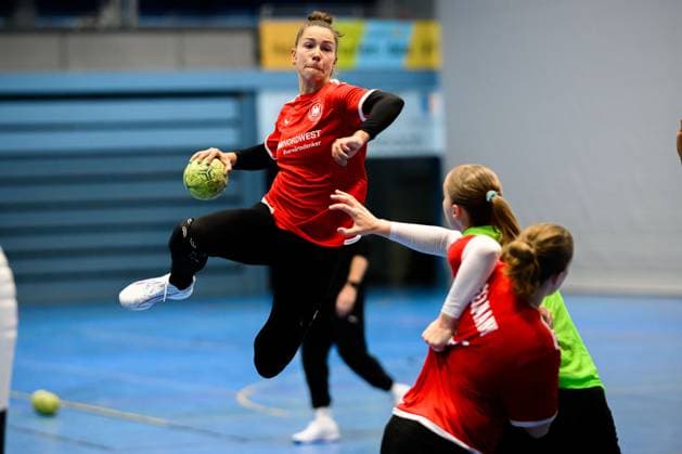 Gummersbach: Handball Frauen Deutschland - Training Emily Vogel (Deutschland) Gummersbach Schwalbe Arena Deutschland