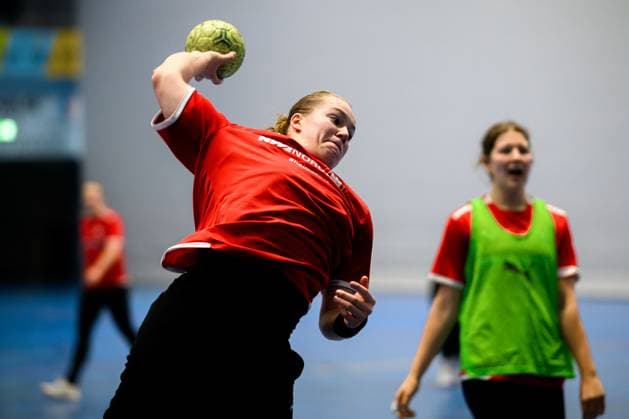 Gummersbach: Handball Frauen Deutschland - Training Lisa Antl (Deutschland) Gummersbach Schwalbe Arena Deutschland