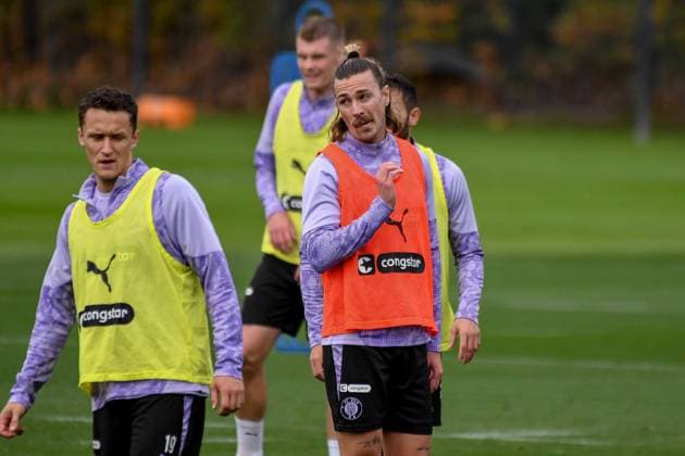 Jackson Irvine ( Pauli ) Deutschland , Hamburg , Trainingsgelände an der Kollaustrasse , Fussball , 1. Bundesliga , Training des FC St Pauli
