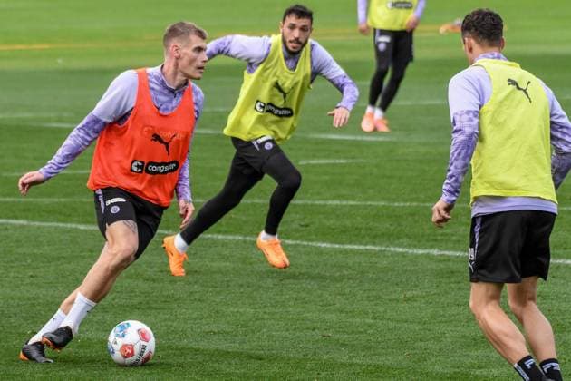 Eric Smith Mathias Pereira Lage Kaars Martijn ( Pauli ) Deutschland , Hamburg , Trainingsgelände an der Kollaustrasse , Fussball , 1. Bundesliga , Training des FC St Pauli