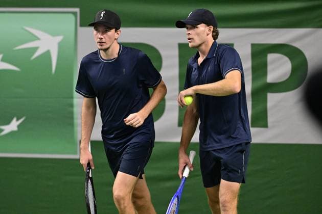 STOCKHOLM, SVERIGE 20251015 Erik Grevelius och Adam Heinonen, Sverige i matchen mot Simone Bolelli och Andrea Vavassori under tennisturneringen BNP Paribas Nordic Open i Kungliga tennishallen. STOCKHOLM SVERIGE x10030x