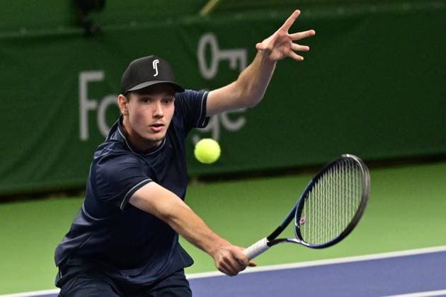 STOCKHOLM, SVERIGE 20251015 Adam Heinonen (bilden) och Erik Grevelius i sin dubbelmatch mot Simone Bolelli och Andrea Vavassori , Italien, under tennisturneringen BNP Paribas Nordic Open i Kungliga tennishallen. STOCKHOLM SVERIGE x10030x