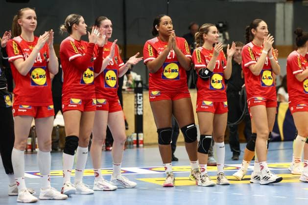 HANDBALL - EHF EURO Quali, AUT vs ISR MARIA ENZERSDORF,AUSTRIA,15.OCT.25 - HANDBALL - EHF Women s European Championship, EM, Europameisterschaft qualification, OEHB international match, Länderspiel, Nationalmannschaft Austria vs Israel. Image shows the rejoicing of AUT.  GEPAxpictures xArminxRauthner