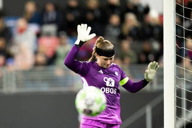 Football Women s Champions League, 2nd round Valerenga Wolfsburg Oslo 20251015 Valerenga s goalkeeper Tove Enblom during the Champions League football match between Valerenga and Wolfsburg at Intility Arena Photo Annika Byrde NTB Oslo Norway EDITORIAL USE ONLY RESTRICTED USE FOR BETTING COMPANIES  Copyright: xAnnikaxByrdex xNTBx