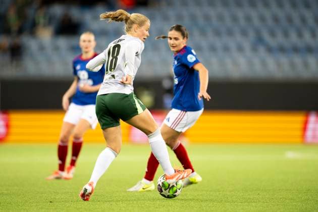 Football Women s Champions League, 2nd round Valerenga Wolfsburg Oslo 20251015 Wolfsburg s Justine Kielland during the Champions League football match between Valerenga and Wolfsburg at Intility arena Photo Annika Byrde NTB Oslo Norway EDITORIAL USE ONLY RESTRICTED USE FOR BETTING COMPANIES  Copyright: xAnnikaxByrdex xNTBx