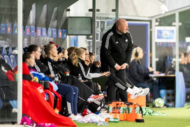 Football Women s Champions League, 2nd round Valerenga Wolfsburg Oslo 20251015 Valerenga s coach Nils Lexerod during the Champions League football match between Valerenga and Wolfsburg at Intility Arena Photo Annika Byrde NTB Oslo Norway EDITORIAL USE ONLY RESTRICTED USE FOR BETTING COMPANIES  Copyright: xAnnikaxByrdex xNTBx