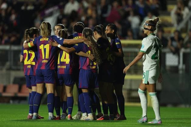 CALCIO - Champions League Women - AS Roma vs FC Barcelona, Barca Rme, Italy October 15, 2025: Brugts of Barcellona score the goal and celebrate with the team during the 2025 26 UEFA Women s Champions League - Matchday 2 - between AS Roma vs FC Barcellona at Tre Fontane Stadium in Rome Rome Italy  Copyright: xIPAxSport ABACAx