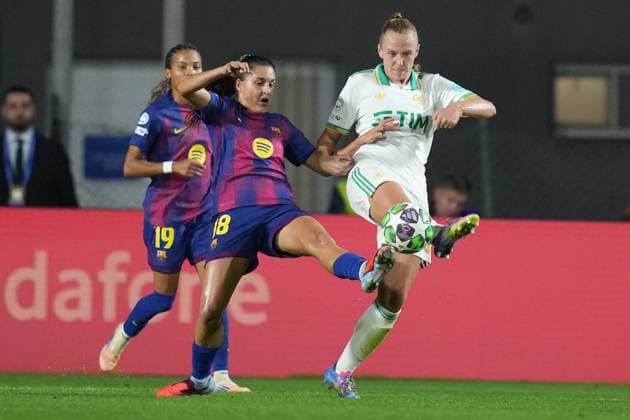 FC Barcellona s Kika Nazareth AS Roma s Annalena Rieke during the Uefa Women™s Champions League soccer match between Roma and Fc Barcellona at the Rome s Tre Fontane stadium, Italy - Wednesday October 15, 2025 - Soccer ( Photo by Alfredo Falcone LaPresse )  Copyright: xAlfredoxFalcone LaPressex