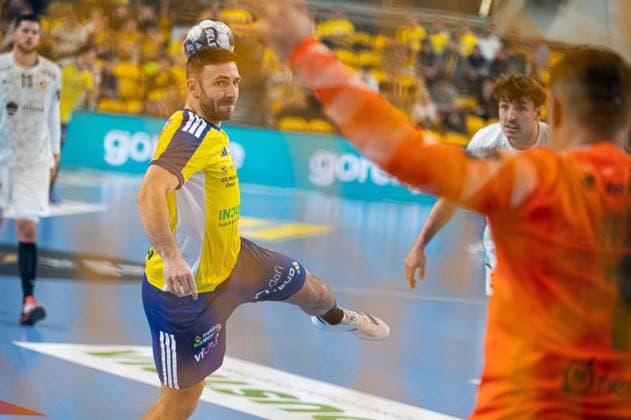 KIELCE 15.10.2025 MECZ 5. KOLEJKA LIGA MISTRZOW PILKA RECZNA MEZCZYZN SEZON 2025 2026 --- MENS HALDBALL EHF CHAMPIONS LEAGUE SEASON 2025 2026 MATCH: INDUSTRIA KIELCE - HBC NANTES ARKADIUSZ MORYTO FOT. MICHAL TRZPIS 400MM.PL NEWSPIX.PL --- newspix.pl 