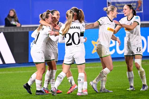 OH Leuven v FC Twente - UEFA Women s Champions League LEUVEN, BELGIUM - OCTOBER 15 : The team of OH Leuven celebrates after the 2-1 goal of Pusztai Sara midfielder of OH Leuven during the UEFA Women s Champions League 2025 26 League Phase MD2 match between OH Leuven and Twente on October 15, 2025 in Leuven, Belgium, 15 10 2025 Leuven Belgium  Copyright: xTomasxSiskx