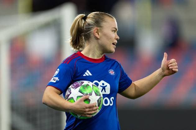 Olaug Tvedten (10 Valerenga) are seen during the UEFA Womens Champions League football match between Valerenga and Wolfsburg at Intility Arena in Oslo, Norway. Copyright: xAnexFrosakerx xSPPx Sportspressphoto_SPR43016