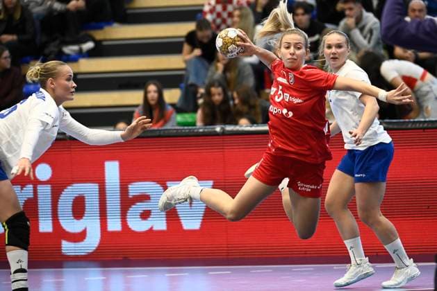 Croatia, Sisak, 151025. Croatian player Iva Zrilic at the handball match of the 1st round of the European Women s Championship qualifiers, Croatia - Finland. Photo: Ronald Gorsic CROPIX Copyright: xxRonaldxGorsicx xCROPIXx hrvatska_finska21-151025