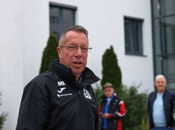 Fussball, Herren, 3.Liga, Saison 2025 2026, TSV 1860 München, Training Markus Kauczinski, Trainer (TSV 1860 München) Kopf, Oberkörper
