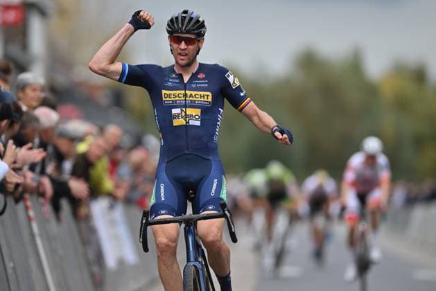 Belgian Toon Aerts celebrates as he crosses the finish line to win the men s elite race of the Kermiscross cyclocross cycling event in Ardooie, Thursday 16 October 2025. LUCxCLAESSEN  x136971697x