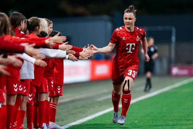 Google Pixel Frauen-Bundesliga: 1.FC Köln- Bayer 04 Leverkusen; 16.10.2025 Marina Hegering (1. FC Köln, 33) Google Pixel Frauen-Bundesliga: 1.FC Köln- Bayer 04 Leverkusen, Franz-Kremer-Stadion ;16.10.2025 Copyright: xBEAUTIFULxSPORTS Freisenx