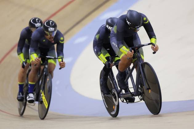 2025 UCI Para-Cycling Track World Championships Picture by Alex Whitehead SWpix.com - 16 10 2025 - Cycling - 2025 UCI Para-Cycling Track World Championships - Rio Olympic Velodrome, Rio de Janeiro, Brazil - Mixed 750 m Tandem Team Sprint Qualifying - Nur Suraiya Muhammad Zamri (Malaysia) piloted by Farina Shawati Mohd Adnan (Malaysia) and Mohd Khairul Hazwan Wahab (Malaysia) piloted by Muhammad Khairul Adha Rasol (Malaysia) Copyright: x xSWpix.comx(t axPhotographyxHubxLtd)xAlexxWhitehead SWpix.comx SWP-3030-9518