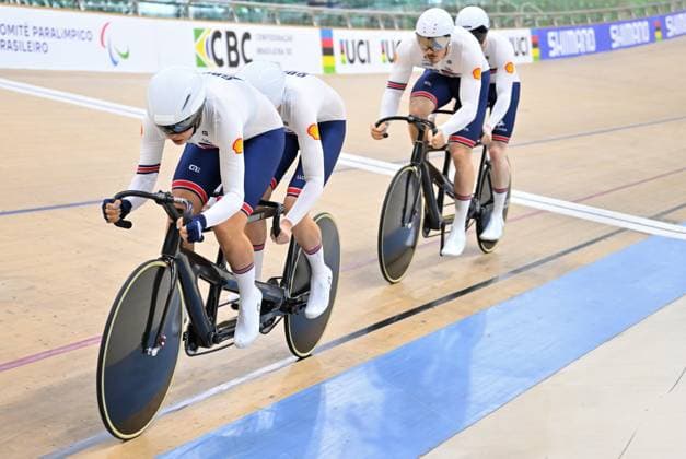 2025 UCI Para-Cycling Track World Championships Picture by Simon Wilkinson SWpix.com - 16 10 2025 - Cycling - 2025 UCI Para-Cycling Track World Championships - Rio Olympic Velodrome, Rio de Janeiro, Brazil - Mixed 750 m Tandem Team Sprint Qualifying - Elizabeth Jordan (Great Britain) piloted by Danielle Khan (Great Britain) and James Ball (Great Britain) piloted by Steffan Lloyd (Great Britain) Copyright: x xSWpix.comx(t axPhotographyxHubxLtd)xSimonxWilkinson SWpix.comx SWP-3030-9528