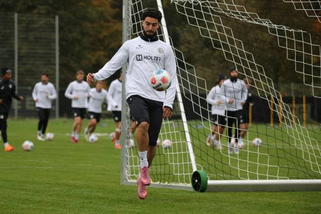 16.10.2025, xmohx, Fussball 2.Bundesliga, SV 07 Elversberg - Training v.l. Mohammad Mahmoud (SV Elversberg) (DFL DFB REGULATIONS PROHIBIT ANY USE OF PHOTOGRAPHS as IMAGE SEQUENCES and or QUASI-VIDEO) Sankt Ingbert