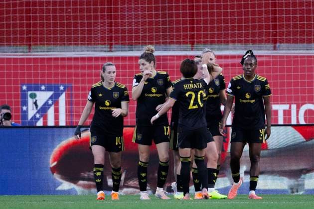 UEFA Women s Champions League - Atletico de Madrid vs Manchester United, ManU MADRID, SPAIN -October 16:Several player of Manchester United celebrates a goal during the UEFA Women s Champions League match between Atletico de Madrid and Manchester United at Centro Deportivo Alcala de Henares.(Photo by Guillermo Martinez f22photo) Madrid Centro Deportivo Alcala de Henar Spain Copyright: xGuillermoxMartinezx