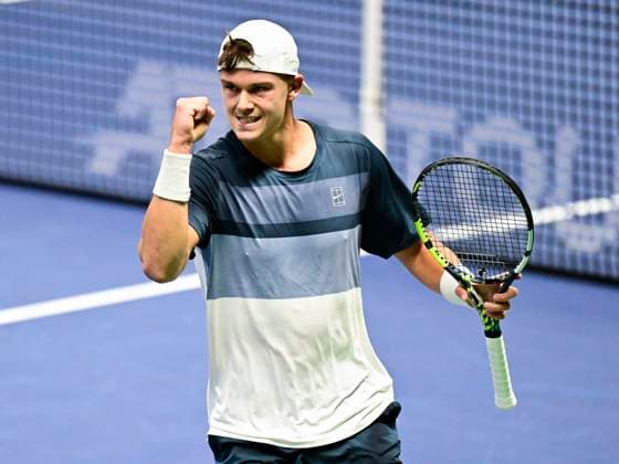 STOCKHOLM, SVERIGE 20251016 Holger Rune, Danmark, i sin match mot Marton Fucsovics, Ungern, under tennisturneringen BNP Paribas Nordic Open i Kungliga tennishallen. STOCKHOLM SVERIGE x10030x