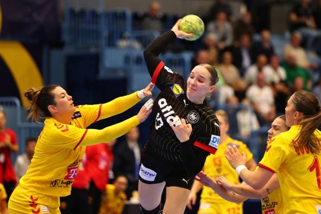 Torwurf von Nieke Kuehne (Deutschland) Deutschland vs Nordmazedonien, Handball, Frauen, EM-Qualifikation, 16.10.2025 Deutschland vs Nordmazedonien, Handball, Frauen, EM-Qualifikation, 16.10.2025 Gummersbach Copyright: xEibner-Pressefotox EP_RWS