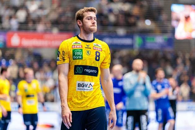 Tim Nothdurft (Rhein-Neckar Loewen, 08) ist enttaeuscht traurig nach 25:22 Niederlage GER, TBV Lemgo Lippe vs. Rhein-Neckar Loewen, Handball, 1. Bundesliga, 9. Spieltag, Spielzeit 2025 2026, 16.10.2025 GER, TBV Lemgo Lippe vs. Rhein-Neckar Loewen, Handball, 1. Bundesliga, 9. Spieltag, Spielzeit 2025 2026, 16.10.2025 Lemgo Copyright: xEibner-Pressefoto JanxRollingerx EP_JSK