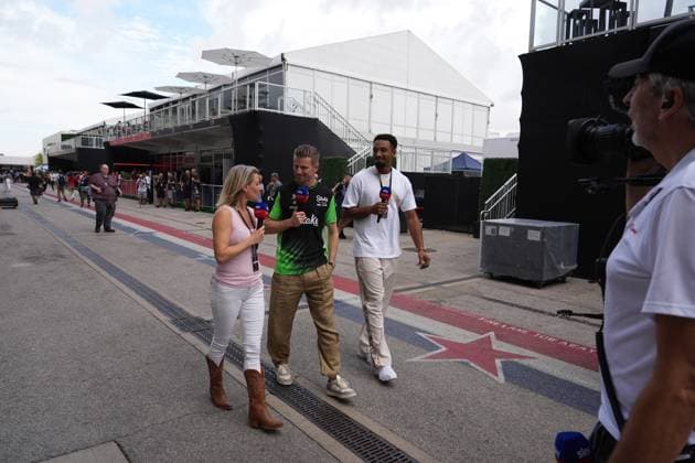 FORMULA 1 MSC CRUISES UNITED STATES GRAND PRIX 2025 16.10.2025, Circuit of The Americas, Austin, FORMULA 1 MSC CRUISES UNITED STATES GRAND PRIX 2025 , im Bild Sky Deutschland Reporterin Sandra Baumgartner, Nico Hülkenberg (DEU), Stake F1 Team Kick Sauber, Zehnkämpfer und amtierender Weltmeister Leo Neugebauer.