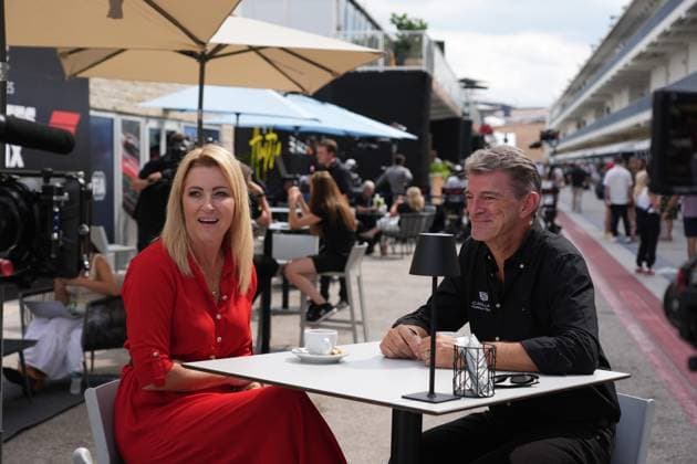 FORMULA 1 MSC CRUISES UNITED STATES GRAND PRIX 2025 16.10.2025, Circuit of The Americas, Austin, FORMULA 1 MSC CRUISES UNITED STATES GRAND PRIX 2025 , im Bild Sky England Kommentatorin Rachel Brookes mit Teamchef Graeme Lowdon, Cadillac Formel-1