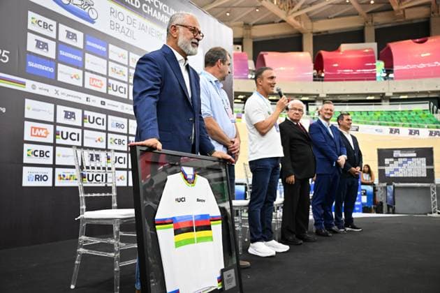 2025 UCI Para-Cycling Track World Championships Picture by Simon Wilkinson SWpix.com - 16 10 2025 - Cycling - 2025 UCI Para-Cycling Track World Championships - Rio Olympic Velodrome, Rio de Janeiro, Brazil - Opening Ceremony - Copyright: x xSWpix.comx(t axPhotographyxHubxLtd)xSimonxWilkinson SWpix.comx SWP-3030-9531