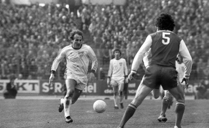 22.03.75 VfB Stuttgart - 1. FC Köln Deutschland, Stuttgart, 22.03.1975, Fussball, Bundesliga, Saison 1974 1975, VfB Stuttgart - 1. FC Köln (2:0): Buffy Ettmayer (VfB Stuttgart). *** 22 03 75 VfB Stuttgart 1 FC Köln Germany, Stuttgart, 22 03 1975, Soccer, Bundesliga, Season 1974 1975, VfB Stuttgart 1 FC Köln 2 0 Buffy Ettmayer VfB Stuttgart