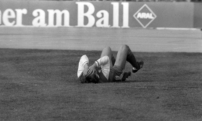 22.03.75 VfB Stuttgart - 1. FC Köln Deutschland, Stuttgart, 22.03.1975, Fussball, Bundesliga, Saison 1974 1975, VfB Stuttgart - 1. FC Köln (2:0): (VfB Stuttgart). *** 22 03 75 VfB Stuttgart 1 FC Köln Germany, Stuttgart, 22 03 1975, Football, Bundesliga, Season 1974 1975, VfB Stuttgart 1 FC Köln 2 0 VfB Stuttgart