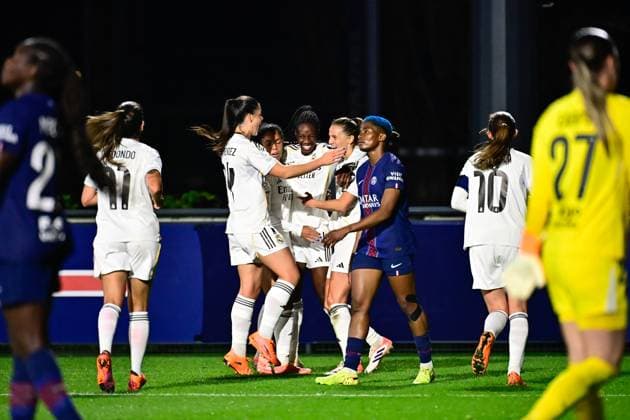FOOTBALL : PSG vs Real Madrid - Ligue des Champions Feminine - 15 10 2025 Naomie Feller ( 20 - Real Madrid ) celebrates with teammates during the UEFA Women s Champions League match between Paris Saint Germain and Real Madrid CF at Campus de Poissy on october 15, 2025 in Possy, France. ( Photo by Federico Pestellini PsnewZ ) - PossyFrance  Copyright: xFedericoxPestellinix