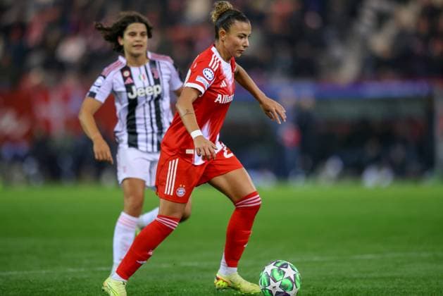 DEU, München, FC Bayern München vs Juventus Turin, Women s Champions League, UEFA, Saison 2526, FC Bayern Campus, 2. Spieltag im Bild: Arianna Caruso (Bayern München 27) DFB DFL REGULATIONS PROHIBIT ANY USE OF PHOTOGRAPHS AS IMAGE SEQUENCES AND OR QUASI-VIDEO, 16.10.2025, Copyright: HMBxMedia HendrikxHamelau