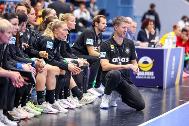 16.10.2025, Handball, EHF Frauen Länderpiel, EM Qualifikation 2026, Deutschland - Nordmazedonien, Schwalbe-Arena in Gummersbach: Nationaltrainer Markus GAUGISCH (GER hc) Nordrhein-Westfalen Deutschland
