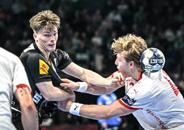 16.09.2025, xlakx, Handball, EHF Champions League, Fuechse Berlin - Kolstad Handball v.l. Nils Lichtlein (Fuechse Berlin), Martin Hernes Hovde (Kolstad Handball) Zweikampf, Duell, Kampf, tackle Berlin