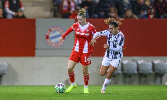 DEU, München, FC Bayern München vs Juventus Turin, Women s Champions League, UEFA, Saison 2526, FC Bayern Campus, 2. Spieltag im Bild v.l.n.r: Alara Åžehitler (Bayern München 14), Estela (Juventus Turin 3), Zweikampf DFB DFL REGULATIONS PROHIBIT ANY USE OF PHOTOGRAPHS AS IMAGE SEQUENCES AND OR QUASI-VIDEO, 16.10.2025, Copyright: HMBxMedia HendrikxHamelau