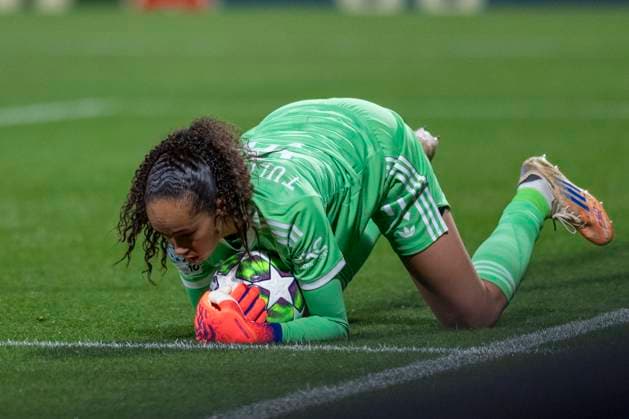October 16, 2025, Alcala De Henares, Madrid, Spain: PHALLON TULLIS-JOYCE of Manchester United, ManU Womens in action during the UEFA Women s Champions League soccer match between ATLETICO DE MADRID WOMENS - MANCHESTER UNITED WOMENS, held on October 16, 2025, at the AlcaloÂ¡ de Henares Sports Center in Madrid, Spain. Alcala De Henares Spain - ZUMAc312 20251016_zsp_c312_153 Copyright: xOscarxManuelxSanchezx