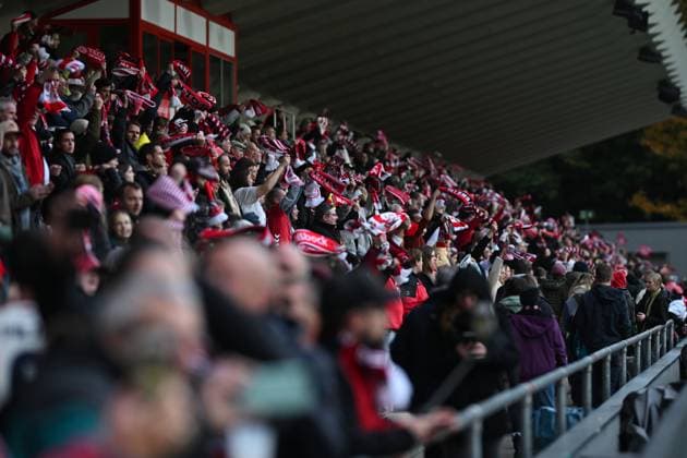 16.10.2025, xophax, Fussball Frauen Bundesliga Google Pixel Frauen-Bundesliga 25 26 Geissbockheim Franz Kremer Stadion Köln Wiederholungsspiel : 1.FC Köln gegen Bayer Leverkusen Zuschauer , Fans im Franz Kremer Stadion Köln