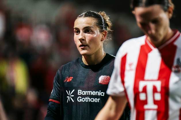 Google Pixel Frauen-Bundesliga: 1.FC Köln- Bayer 04 Leverkusen; 16.10.2025 Carlotta Wamser (Bayer 04 Leverkusen, 37) Google Pixel Frauen-Bundesliga: 1.FC Köln- Bayer 04 Leverkusen, Franz-Kremer-Stadion ;16.10.2025 Copyright: xBEAUTIFULxSPORTS Freisenx
