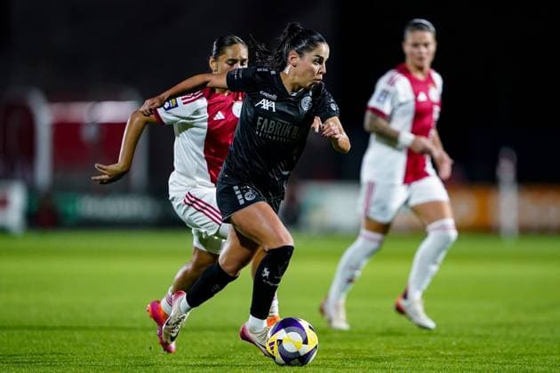 Netherlands: UEFA Women s Europa Cup, Ajax Amsterdam vs GC Frauenfussball, De Toekomst, Amsterdam: Qendresa Krasniqi (9 Grasshopper Club) in Aktion, am Ball Copyright: xDanielaxPorcellix