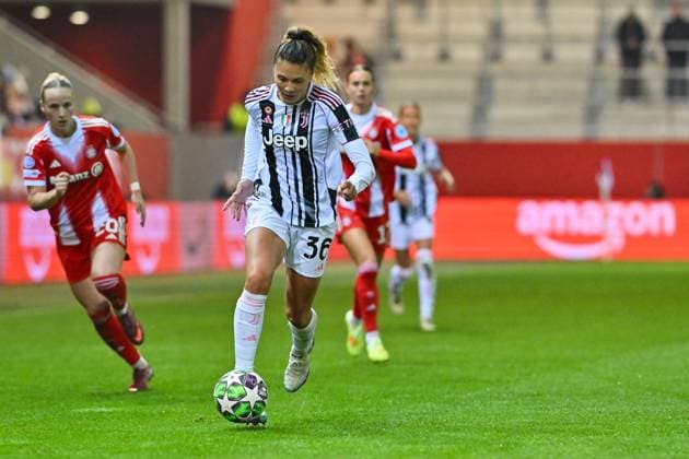 UEFA Womens s Champions League; FC Bayern Munich - Juventus Turin; 16.10.2025 MUNICH, GERMANY - OCTOBER 16: with ball Michela CAMBIAGHI (Juventus Turin 36) during the UWCL match between FC Bayern Munich vs. Juventus FC on matchday 2 at FC Bayern Campus on October 16, 2025 in Munich, Germany Copyright: xBEAUTIFULxSPORTS Goldbergx