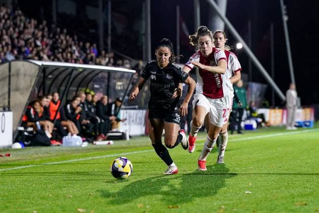 Netherlands: UEFA Women s Europa Cup, Ajax Amsterdam vs GC Frauenfussball, De Toekomst, Amsterdam: Qendresa Krasniqi (9 Grasshopper Club) im Zweikampf gegen Nurija Van Schoonhoven (27 Ajax) Copyright: xDanielaxPorcellix