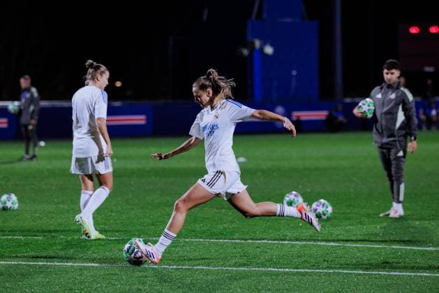 Sandie Toletti (6 Real Madrid) warms up during the UEFA Womens Champions League game between Paris Saint-Germain and Real Madrid at Campus PSG in Poissy, France. Copyright: xPaulinexFIGUETx xSPPx Sportspressphoto_SPR43469