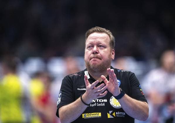 DAIKIN HBL HANDBALL HERREN 1. BL 9. SPIELTAG THSV EISENACH - SG FLENSBURG-HANDEWITT ** NUR FÜR REDAKTIONELLE ZWECKE ** EDITORIAL USE ONLY **<p>16 10 2025-Eisenach: DAIKIN HBL Handball 1. Bundesliga Herren Saison 2025 - 2026 9. Spieltag Werner Assmann Halle ThSV Eisenach - SG Flensburg-Handewitt im Foto: Rene Witte, Geschäftsführer des ThSV Eisenach ( Deutschland Thüringen Eisenach Copyright: SaschaxFromm *** DAIKIN HBL HANDBALL MEN 1 BL 9 GAME DAY THSV EISENACH SG FLENSBURG HANDEWITT FOR EDITORIAL PURPOSES ONLY p 16 10 2025 Eisenach DAIKIN HBL Handball 1 Bundesliga Herren Saison 2025 2026 9 Spieltag Werner Assmann Halle ThSV Eisenach SG Flensburg Handewitt in photo Rene Witte, Managing Director of ThSV Eisenach Germany Thuringia Eisenach Copyright SaschaxFromm Copyright: SaschaxFromm doc82uryt574e0w7jn5irp ,EDITORIAL USE ONLY