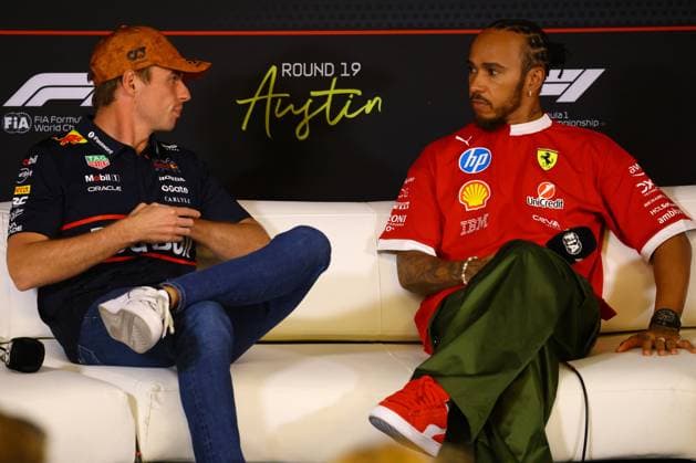 16.10.2025, xrarjax, Motorsport FIA Formel 1, Grand Prix der USA v.l. Max Verstappen (Oracle Red Bull Racing) Startnummer 1 und Lewis Hamilton (Ferrari) Startnummer 44 (FIA REGULATIONS PROHIBIT ANY USE OF PHOTOGRAPHS as IMAGE SEQUENCES and or QUASI-VIDEO) Austin