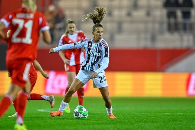 Tatiana PINTO (Juventus, 29) am Ball, 16.10.2025, München (Deutschland), Fussball, UEFA Womens Champions League, Ligaphase 2. Spieltag, FC Bayern München - Juventus Turin