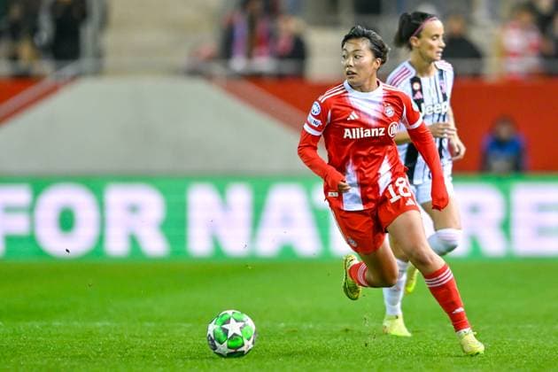 Momoko TANAKINAWA (FC Bayern München, FCB, 18) am Ball, 16.10.2025, München (Deutschland), Fussball, UEFA Womens Champions League, Ligaphase 2. Spieltag, FC Bayern München - Juventus Turin