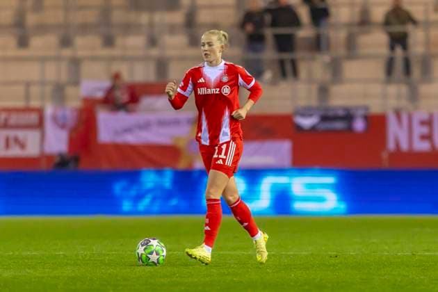 München, Deutschland 04. November 2024: CL - Frauen - 2025 2026 - FC Bayern München vs. Juventus Turin Im Bild: Pernille Harder (FCB) FC Bayern Campus Bayern Copyright: xFotostandx xSchäferx